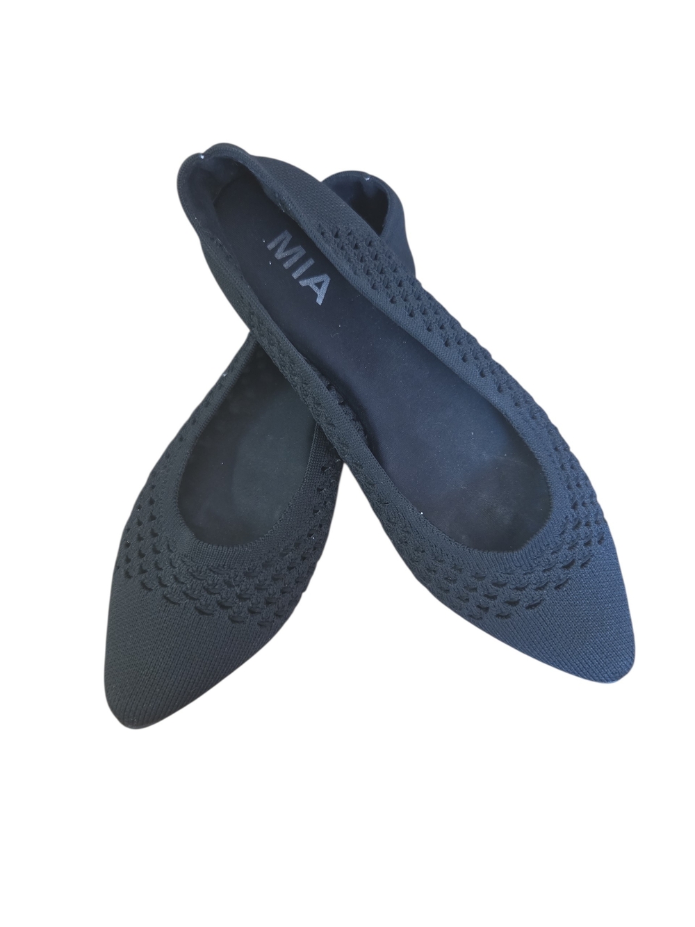 MIA Women’s Black Knit Pointed-Toe Flats